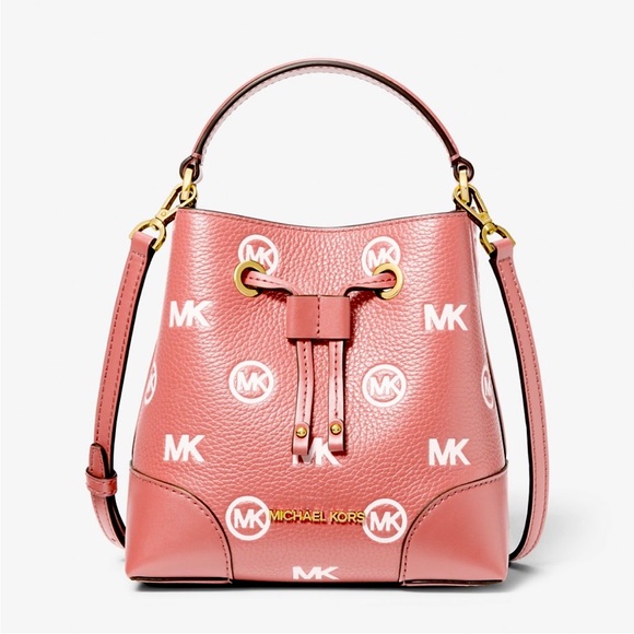MICHAEL KORS
Mercer Small Logo Embossed Leather Bucket Bag - Picture 1 of 5